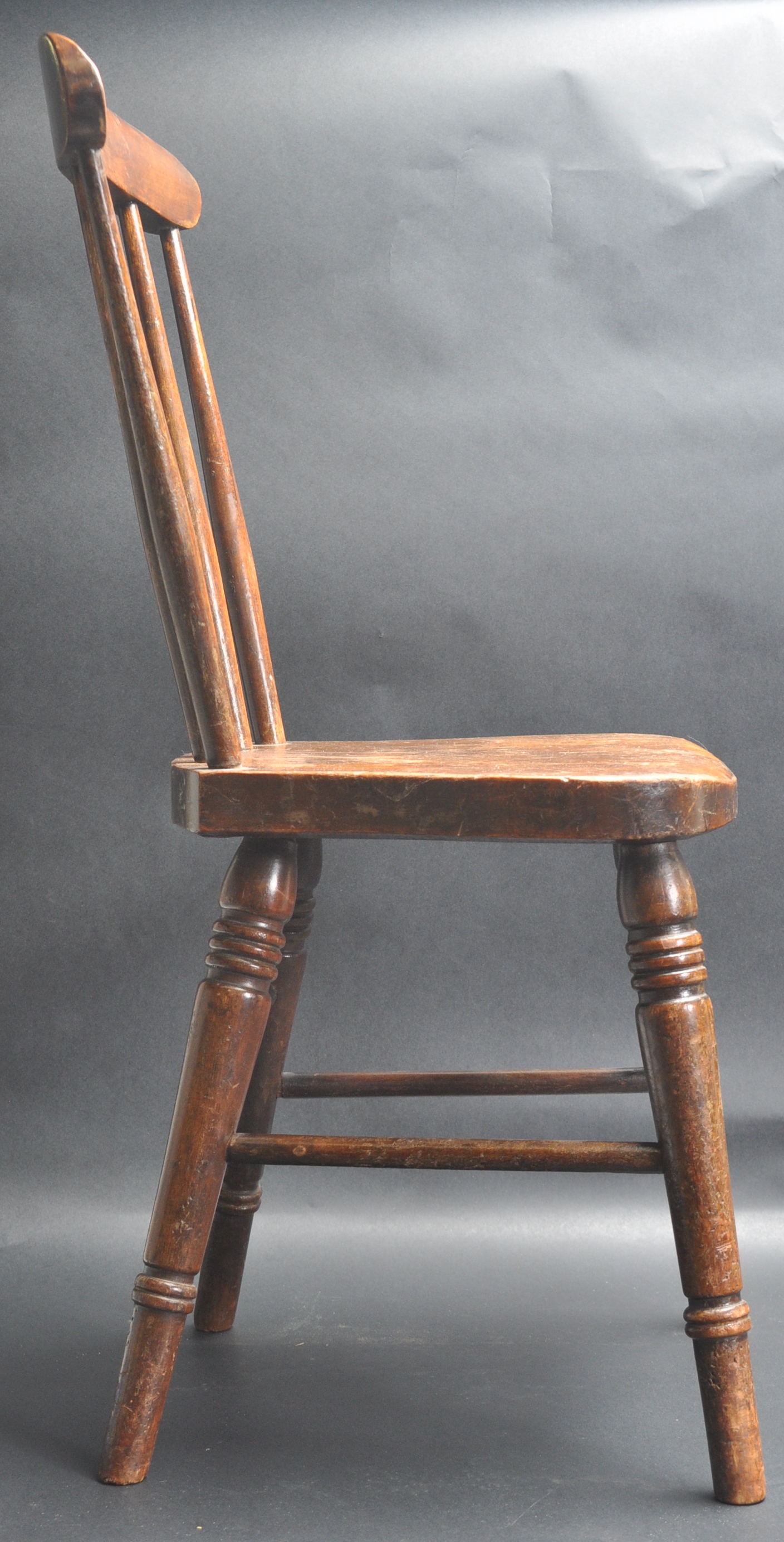 EARLY 20TH CENTURY BEECH AND ELM WINDSOR CHAIR - Image 4 of 4