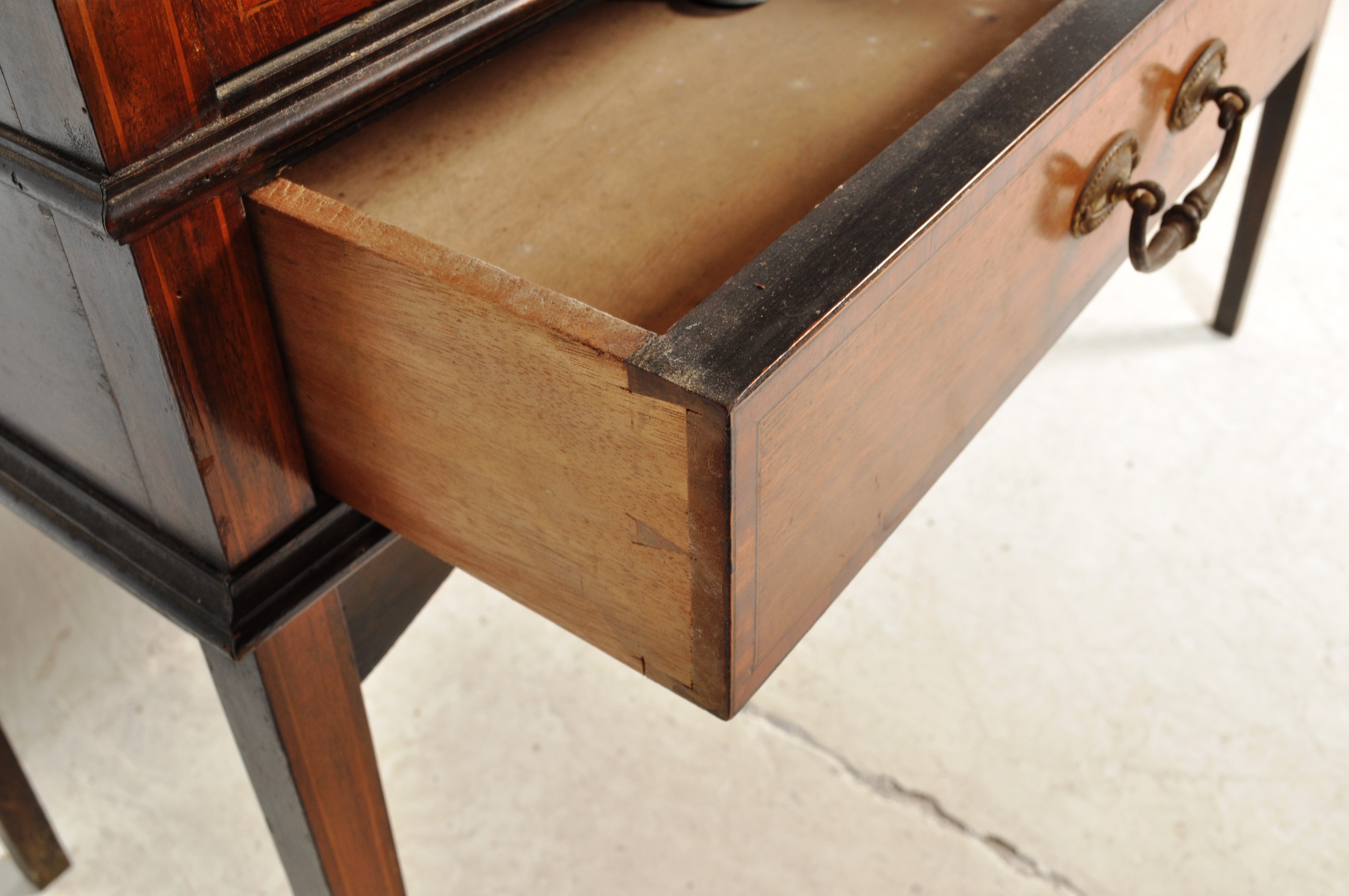 EARLY 20TH CENTURY CIRCA 1910 EDWARDIAN DISPLAY CABINET - Image 5 of 6