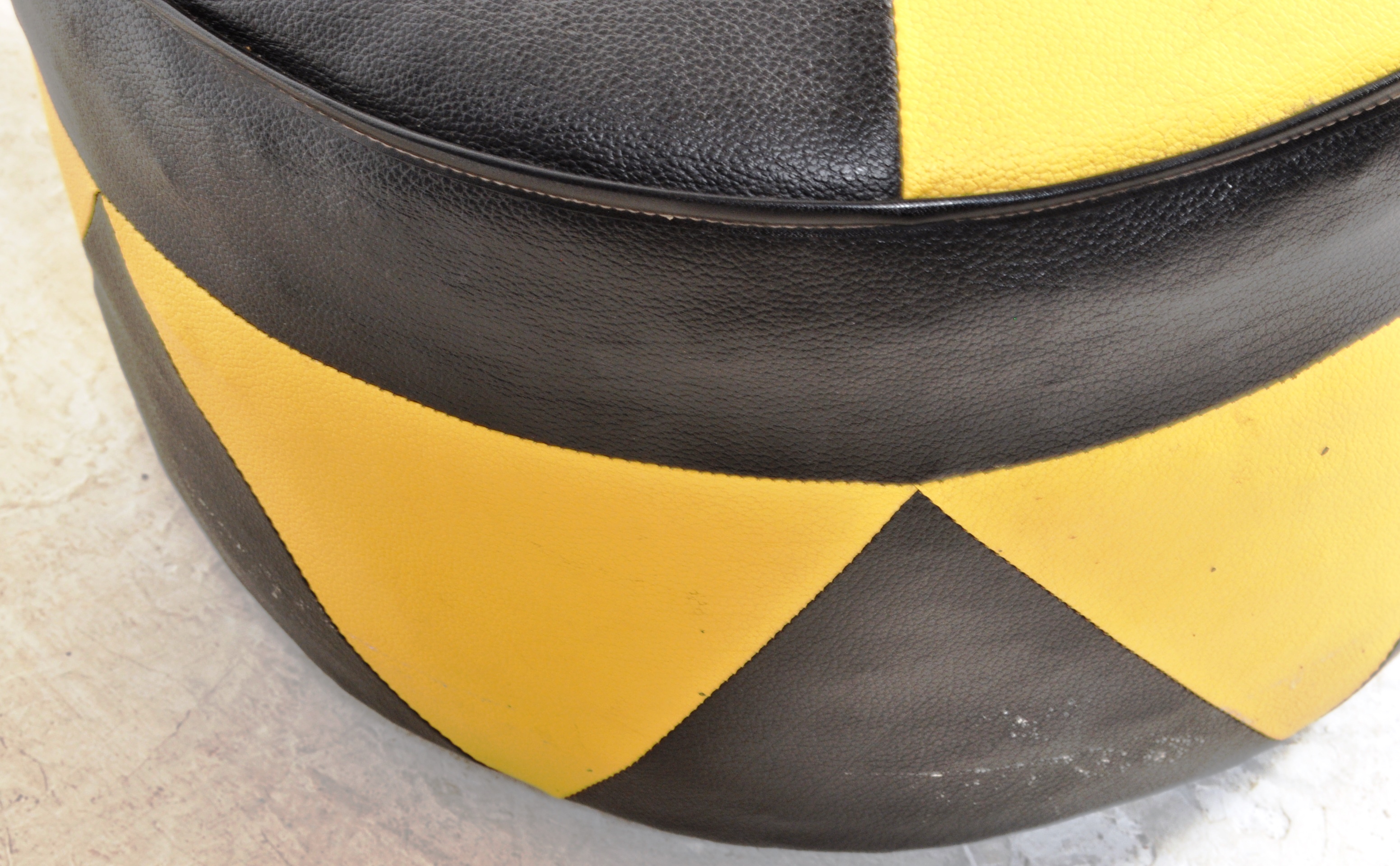 RETRO VINTAGE CIRCA 1970S BLACK AND YELLOW LEATHER FOOTSTOOL - Image 3 of 3