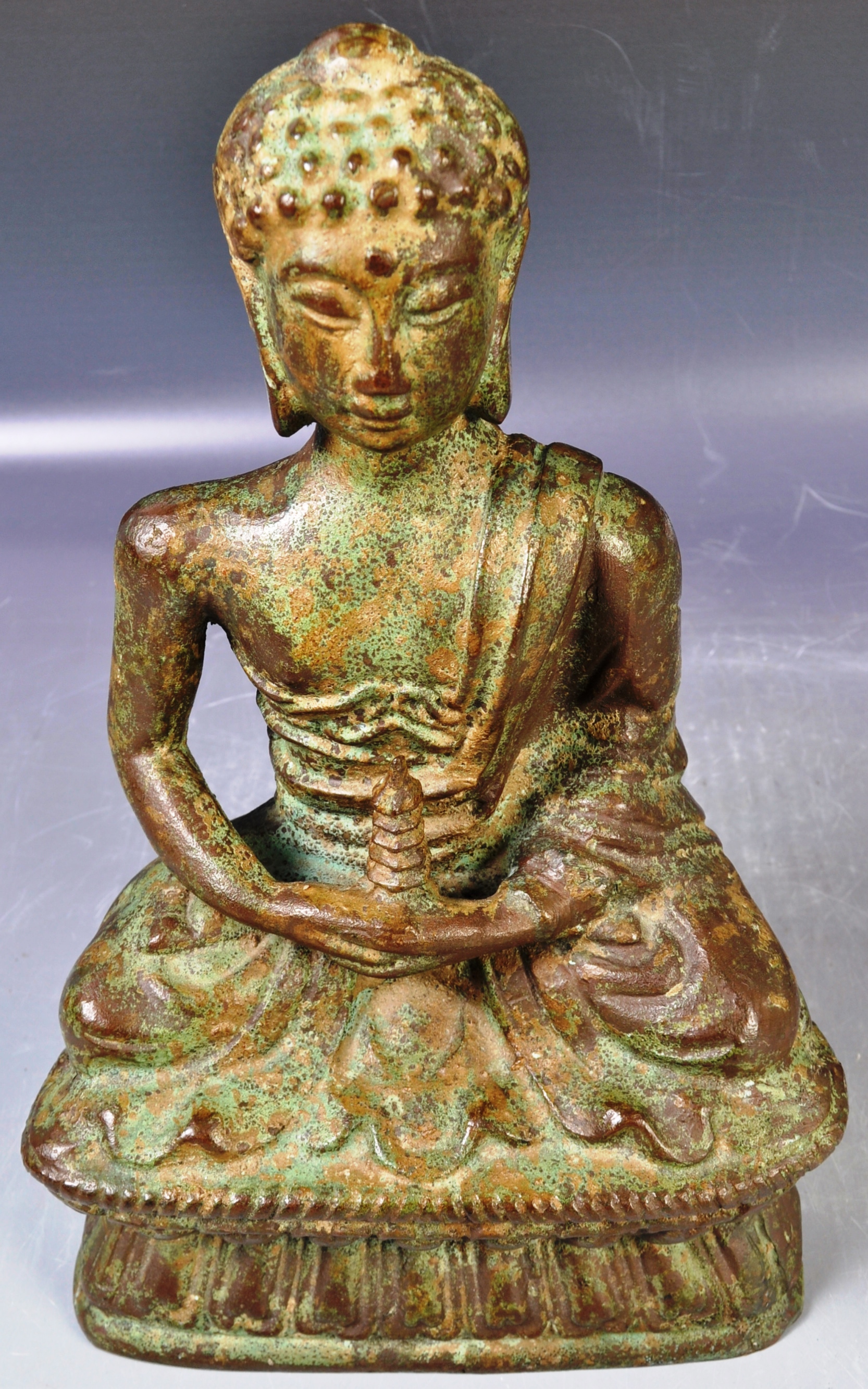 EARLY 20TH CENTURY BRONZE OF MEDICINE BUDDHA - Image 2 of 5