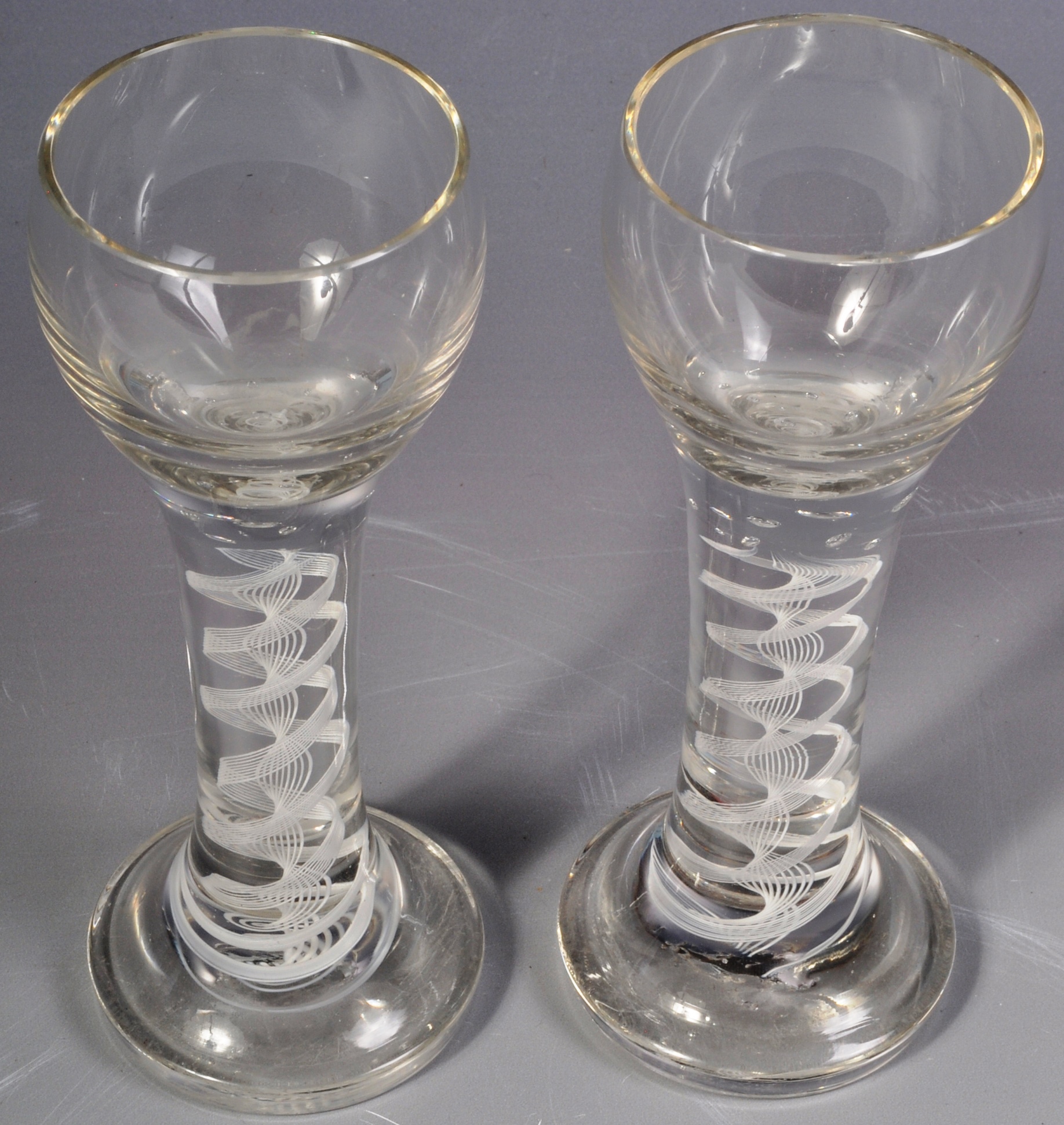 PAIR OF 19TH CENTURY DOUBLE SERIES AIR TWIST STEM SLING GLASSES - Image 5 of 5