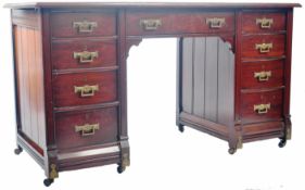 VICTORIAN MAHOGANY SHOOLBRED MANNER TWIN PEDESTAL DESK