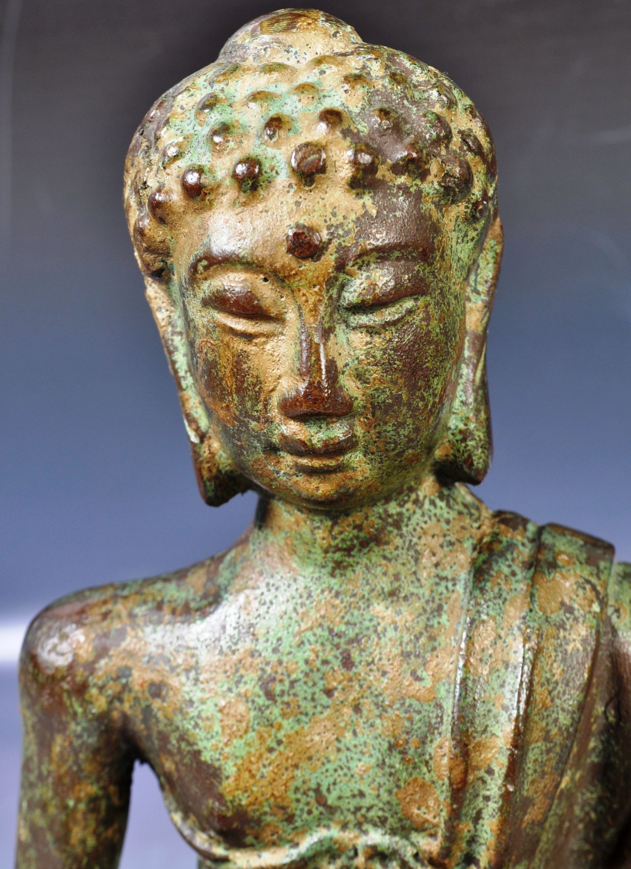 EARLY 20TH CENTURY BRONZE OF MEDICINE BUDDHA - Image 3 of 5