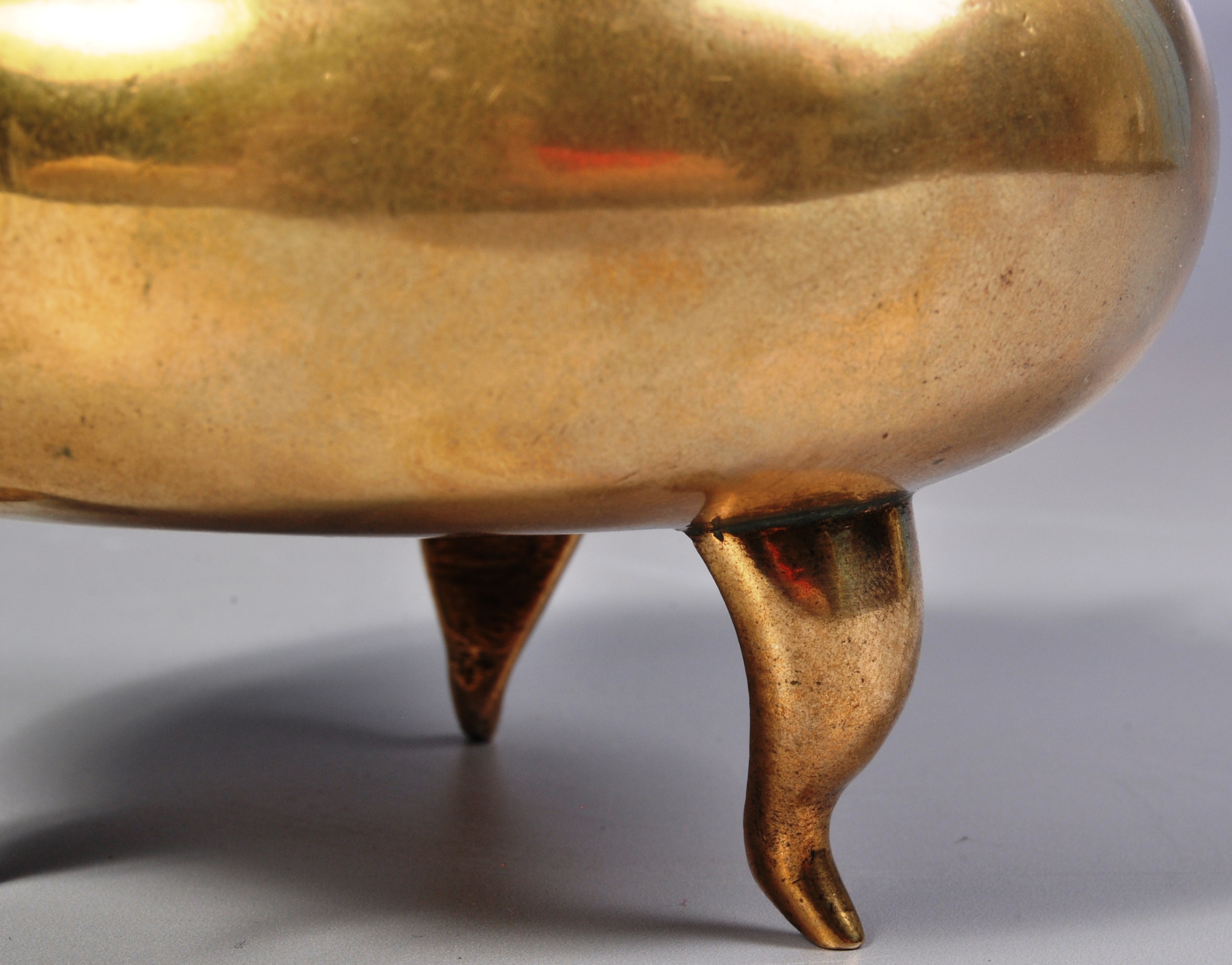 19TH CENTURY CHINESE QING DYNASTY BRONZE LIDDED CENSER BOWL - Image 2 of 9