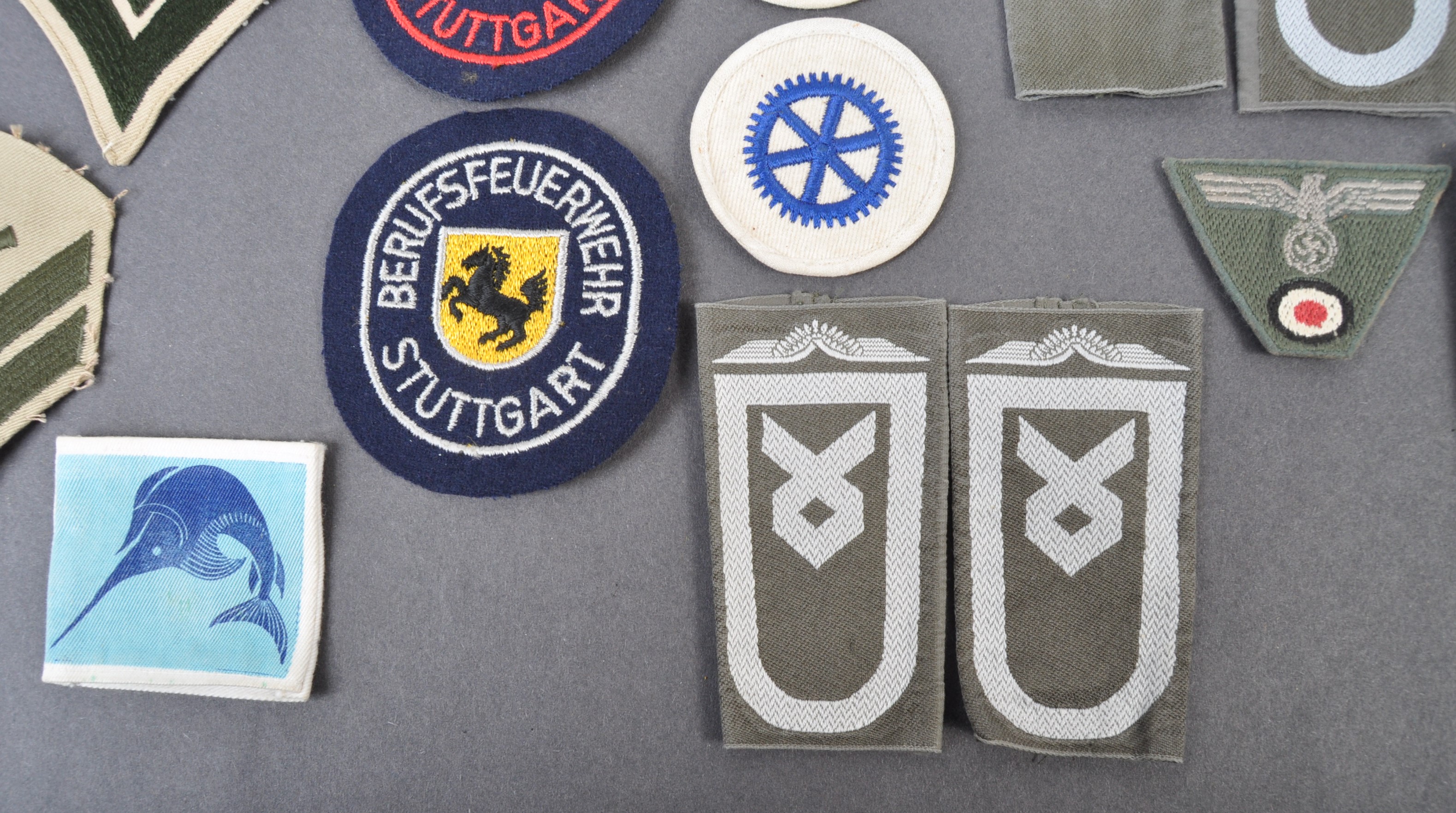 LARGE COLLECTION OF ASSORTED BRITISH NAVY UNIFORM CLOTH PATCHES - Image 4 of 6