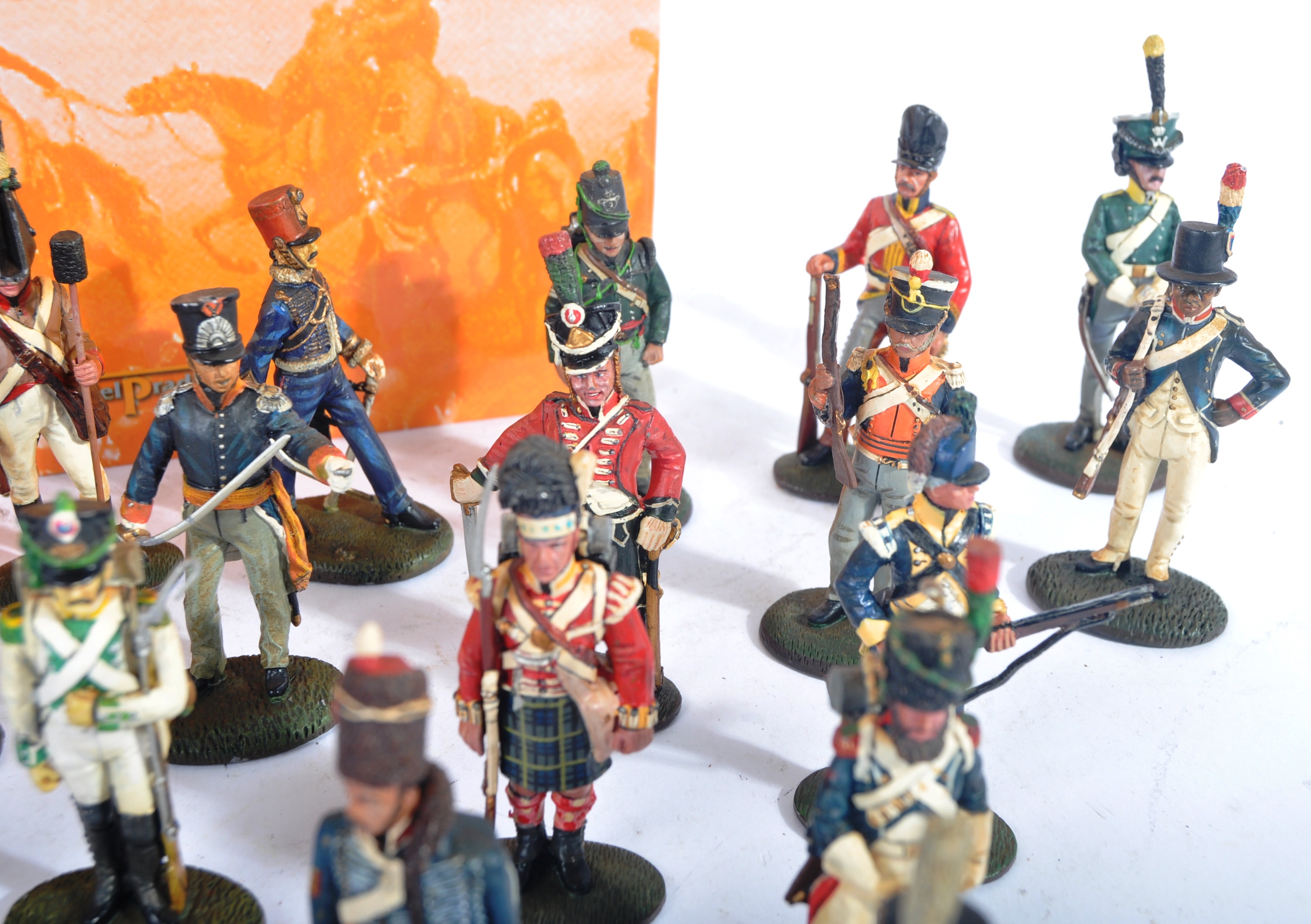 LARGE COLLECTION OF ASSORTED NAPOLEONIC WAR FIGURES & MAGAZINES - Image 3 of 8