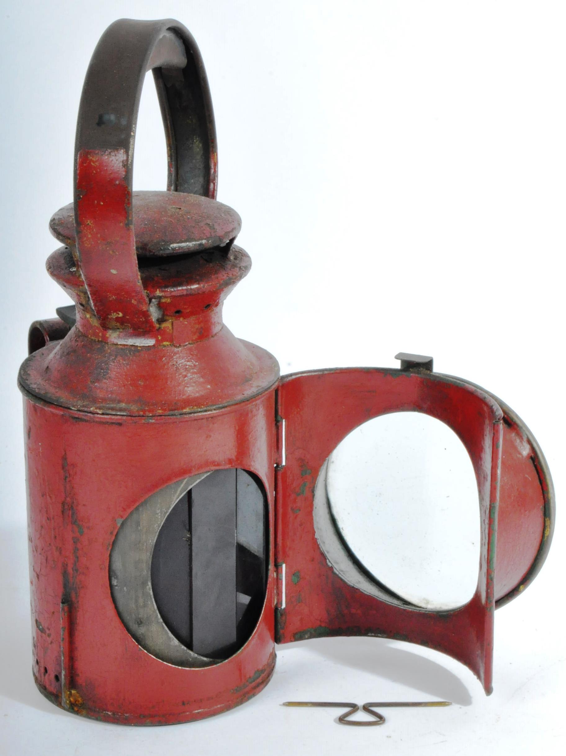 VINTAGE LMS RAILWAY RED HANDLAMP / PLATFORM LAMP - Image 2 of 6