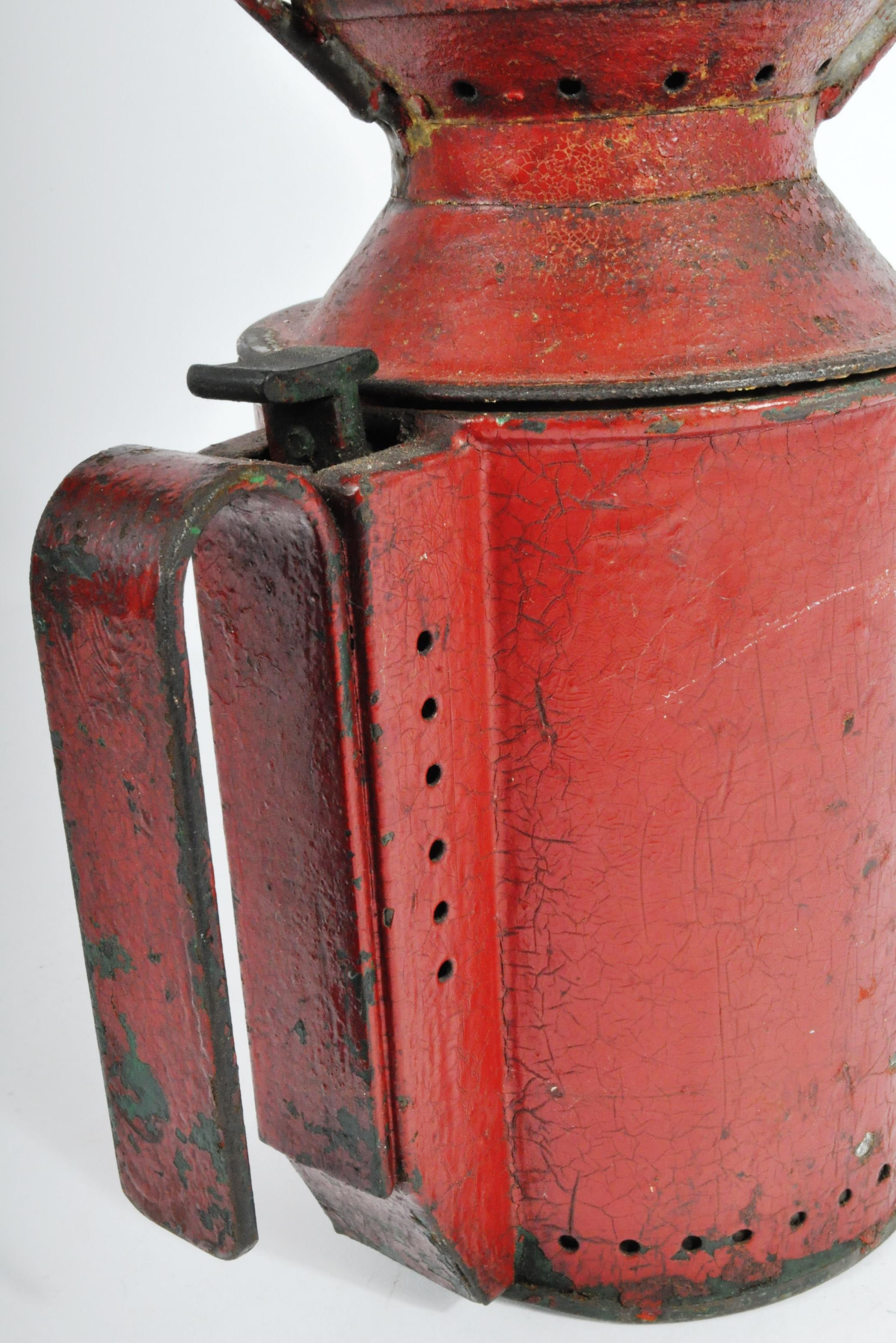 VINTAGE LMS RAILWAY RED HANDLAMP / PLATFORM LAMP - Image 5 of 6