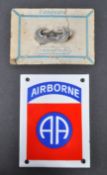 20TH CENTURY US ARMY AIRBORNE PLAQUE & GLIDER BADGE