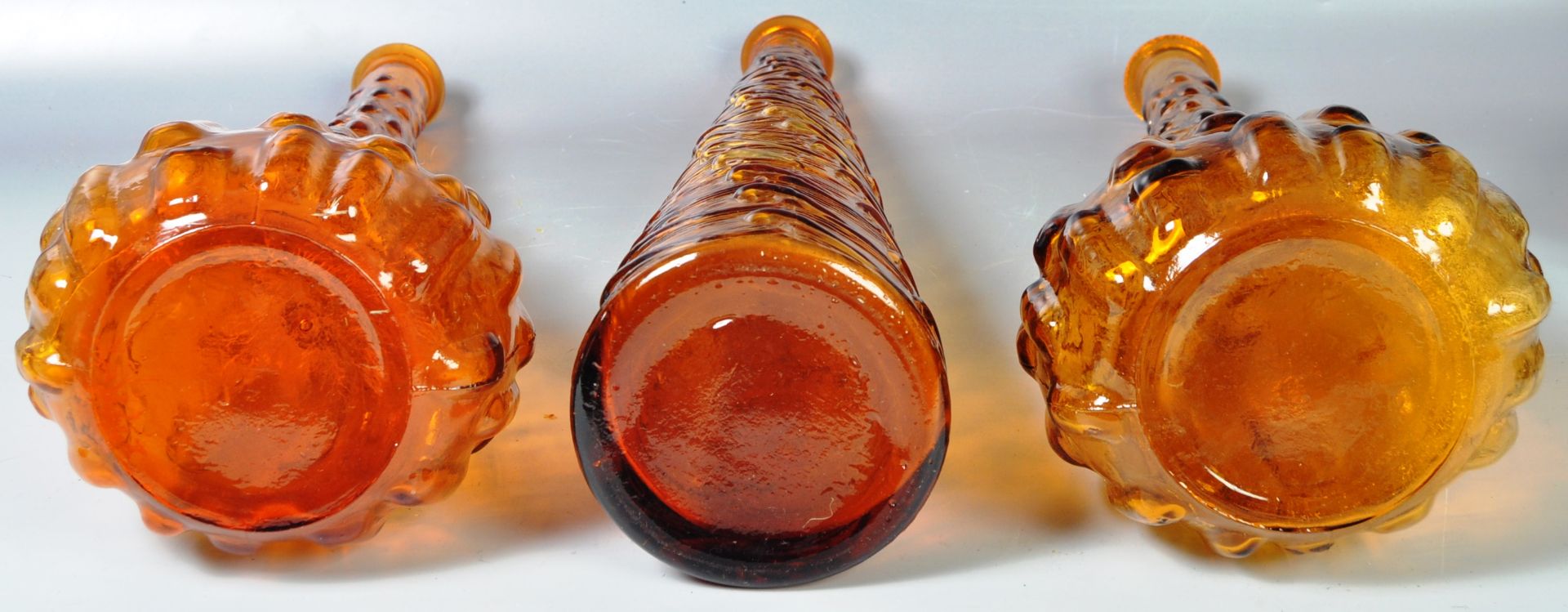 EMPOLI GLASS - COLLECTION OF THREE GENIE BOTTLES - Bild 7 aus 7