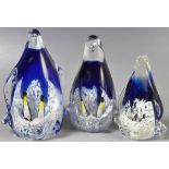 WADDLE OF THREE GRADUATING MURANO ART GLASS PENGUIN FIGURES