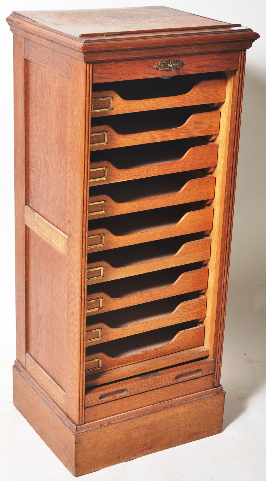 EARLY 20TH CENTURY VINTAGE OAK TAMBOUR FRONTED CABINET - Image 2 of 7