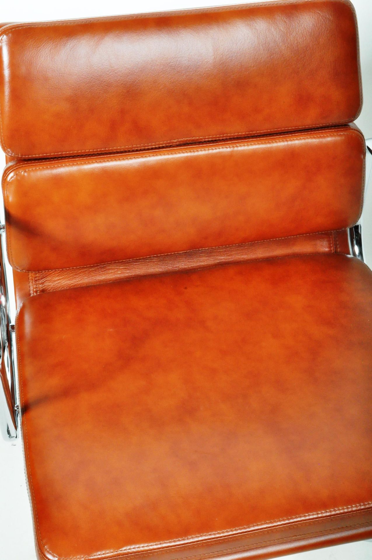 MANNER OF EAMES - CONTEMPORARY SOFT PAD OFFICE CHAIR - Image 3 of 5