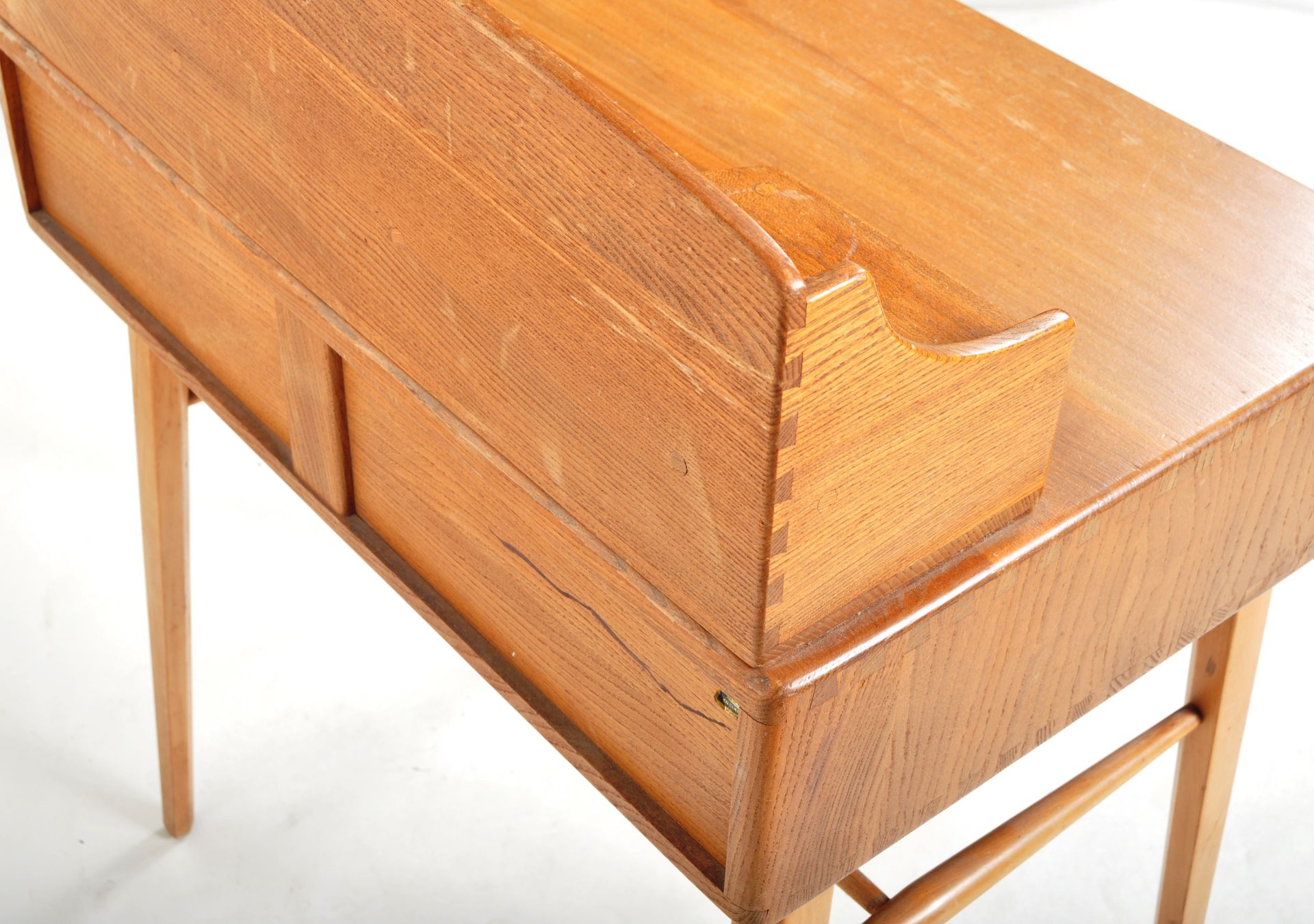 ERCOL WINDSOR MODEL 479 BEECH AND ELM WOOD DESK BY LUCIAN ERCOLANI - Image 6 of 7