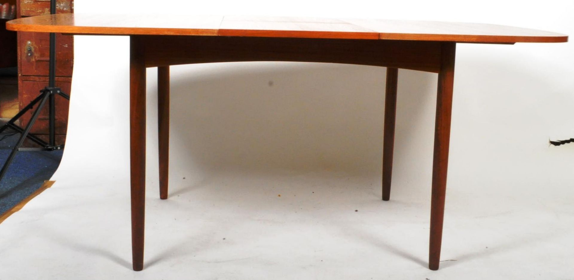 ERNEST GOMME - G PLAN - MID 20TH CENTURY TEAK WOOD DINING SUITE - Image 4 of 7