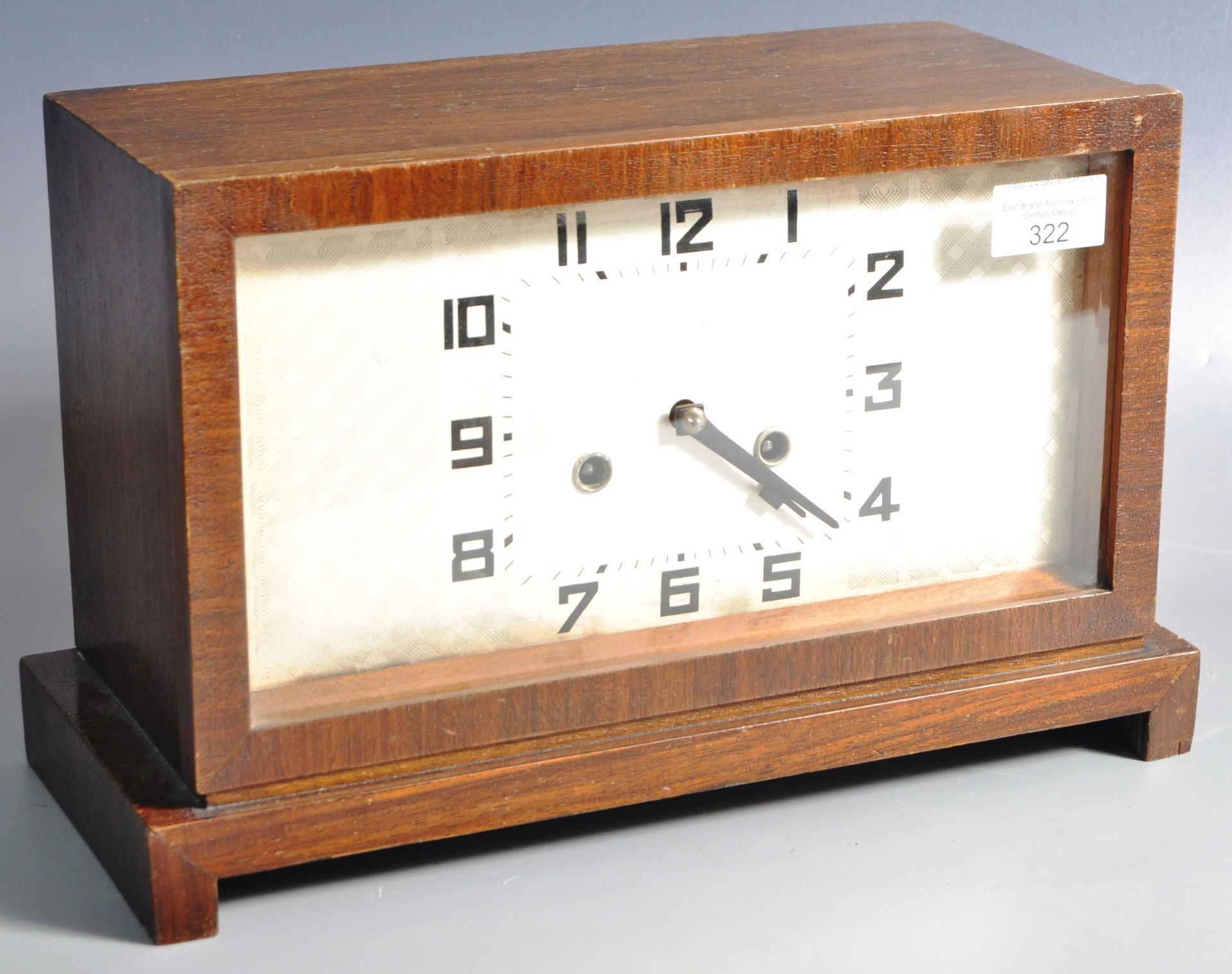 VINTAGE ART DECO OAK CASED MANTEL CLOCK WITH SILVERED DIAL