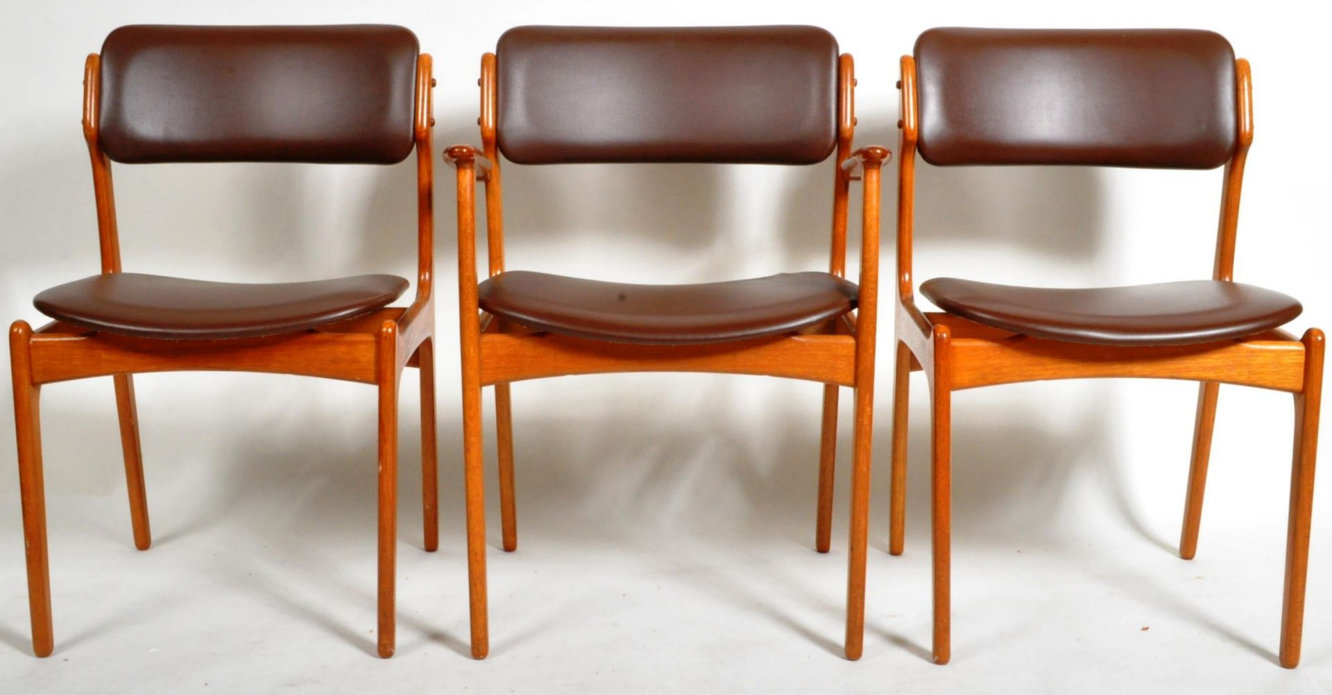 ERIC BUCH - OD MOBLER - MODEL 49 DINING CHAIRS - Image 14 of 16