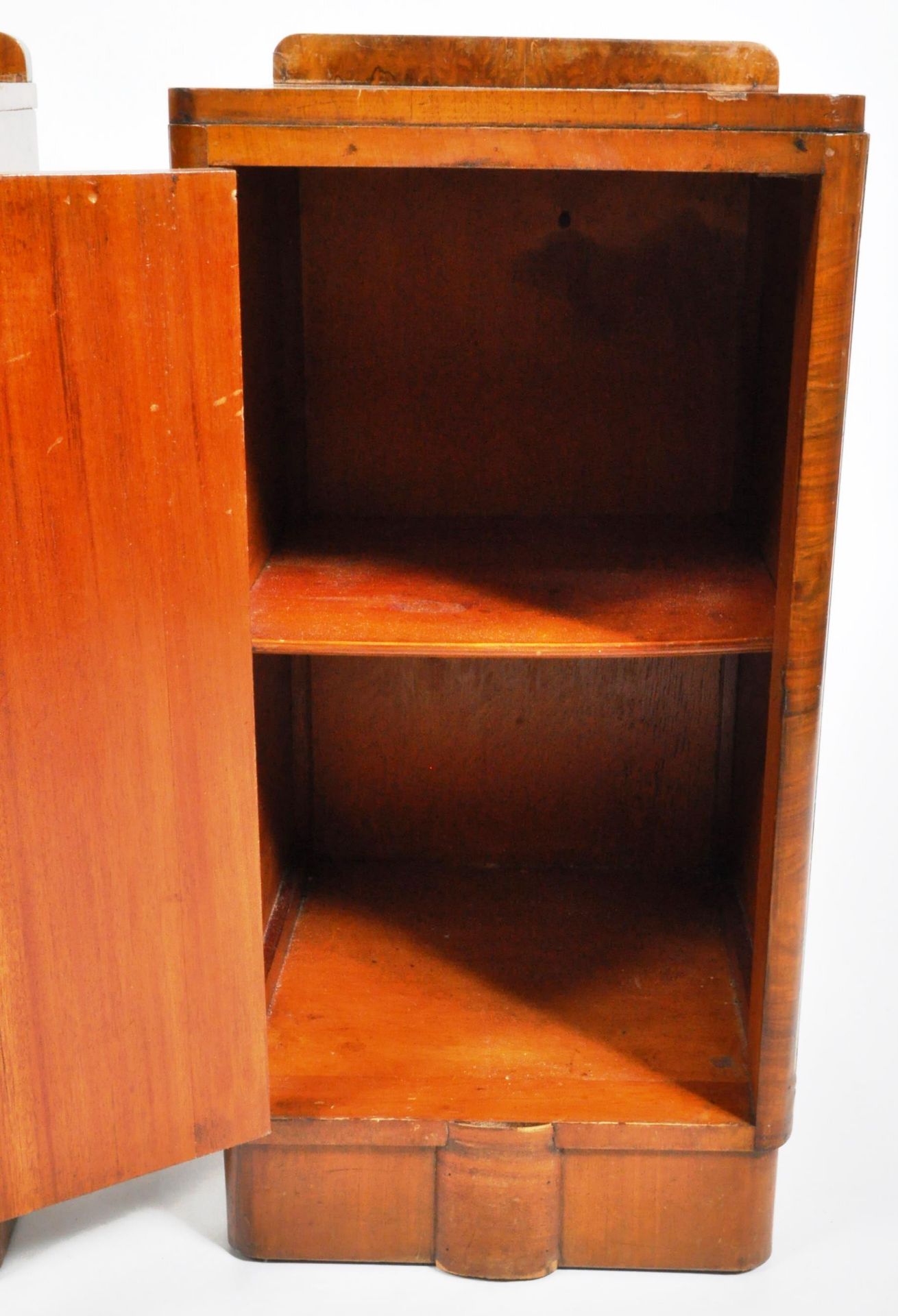 PAIR OF 1930S ART DECO WALNUT BEDSIDE TABLE CUPBOARDS - Image 7 of 7