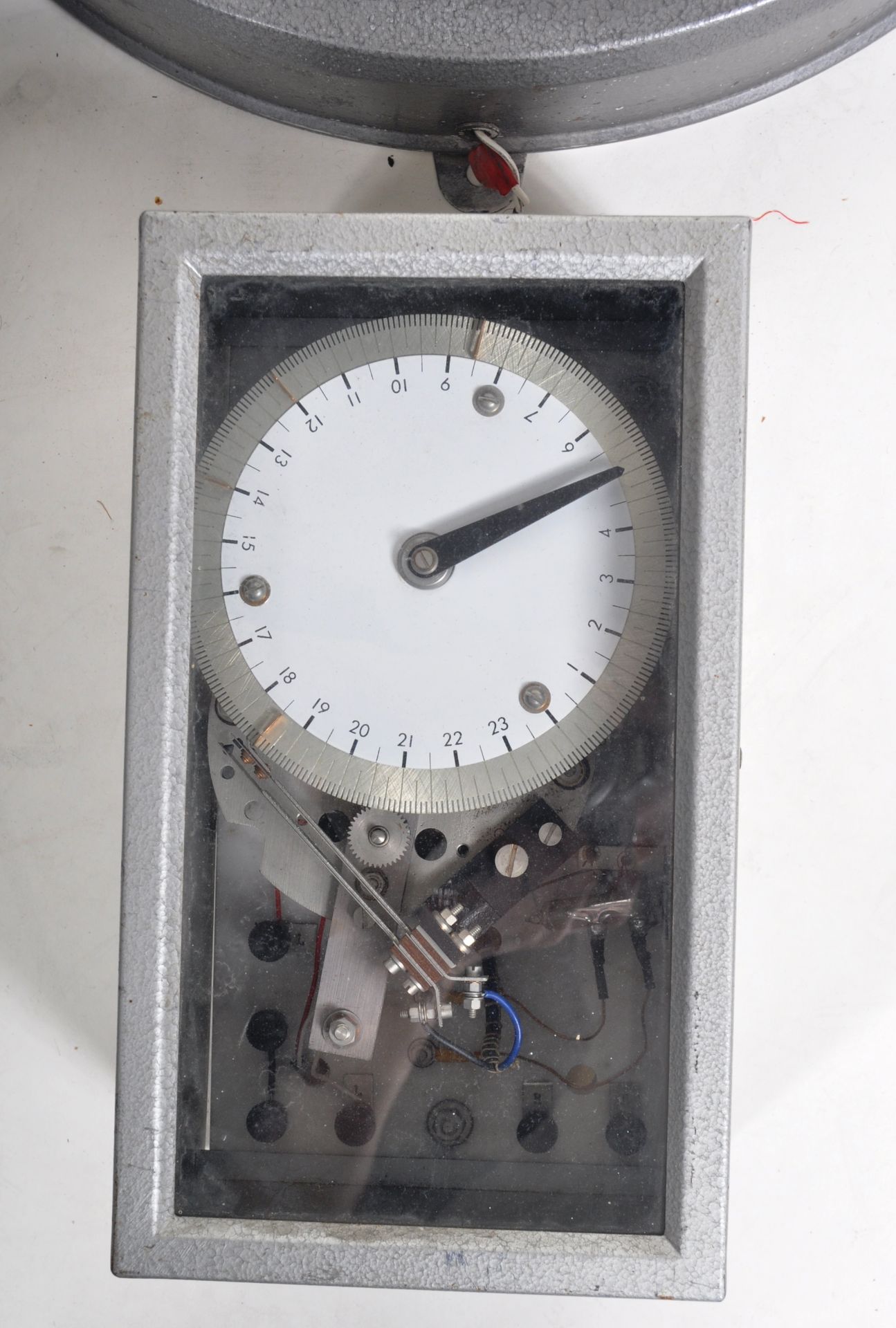 BRILLIE - MID CENTURY FRENCH INDUSTRIAL FACTORY CLOCK AND SLAVE - Bild 3 aus 9