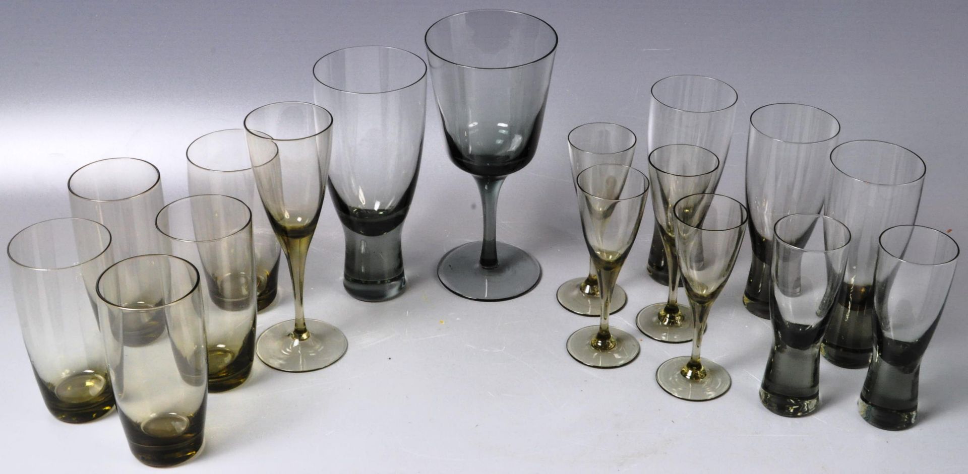 MIXED COLLECTION OF RETRO SCANDINAVIAN DRINKING GLASSES - Bild 2 aus 5