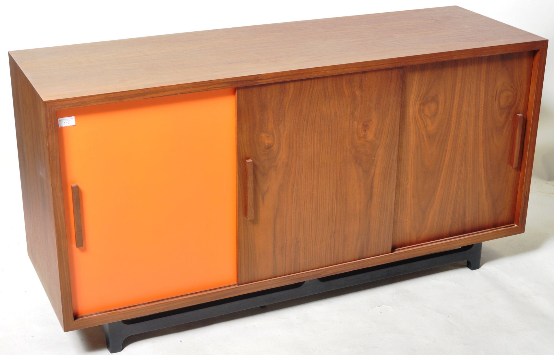 CONTEMPORARY 21ST CENTURY AMERICAN WALNUT SIDEBOARD CREDENZA - Image 2 of 7