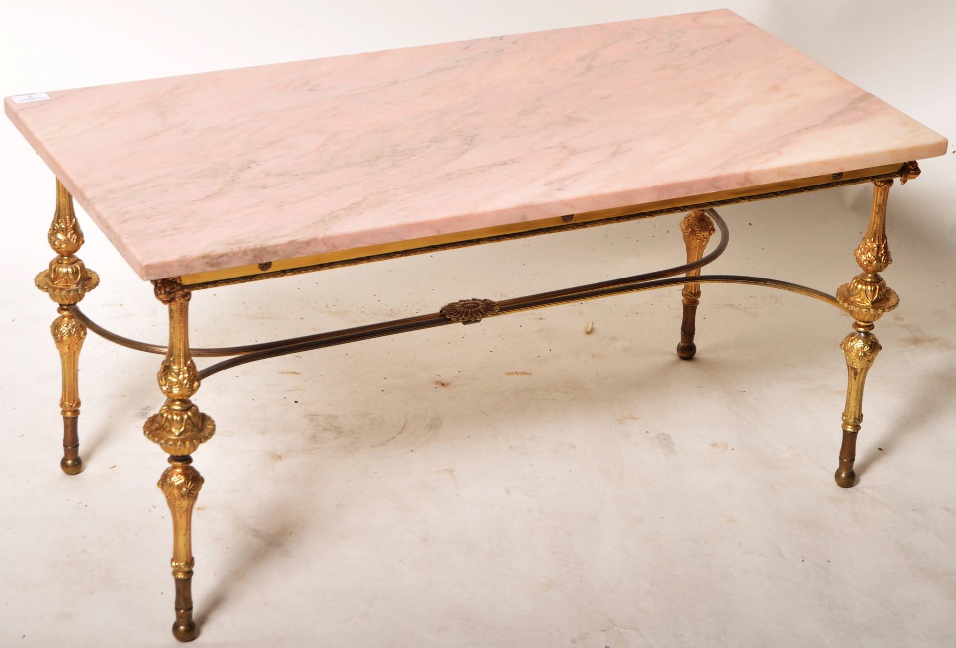 MID 20TH CENTURY HOLLYWOOD REGENCY PINK MARBLE AND BRASS COFFEE TABLE - Image 2 of 5