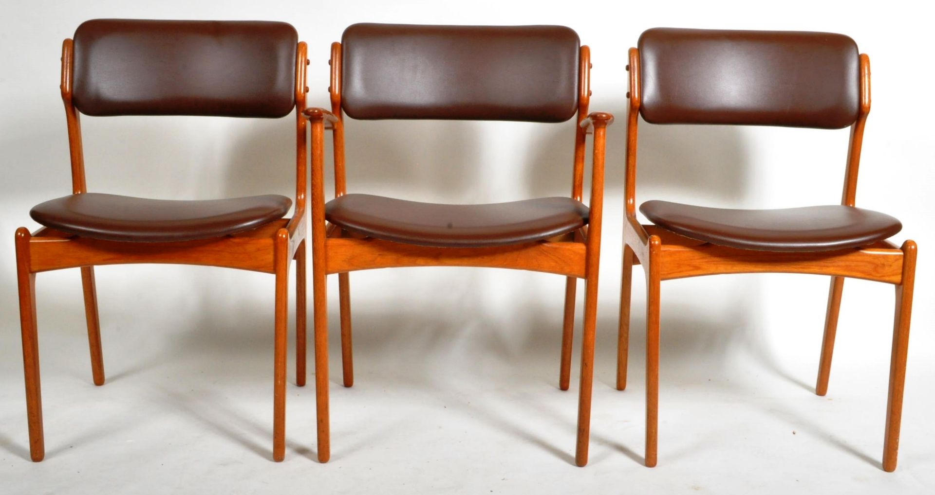 ERIC BUCH - OD MOBLER - MODEL 49 DINING CHAIRS - Image 5 of 16