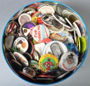 ASSORTED COLLECTION OF VINTAGE AND LATER PIN BADGES