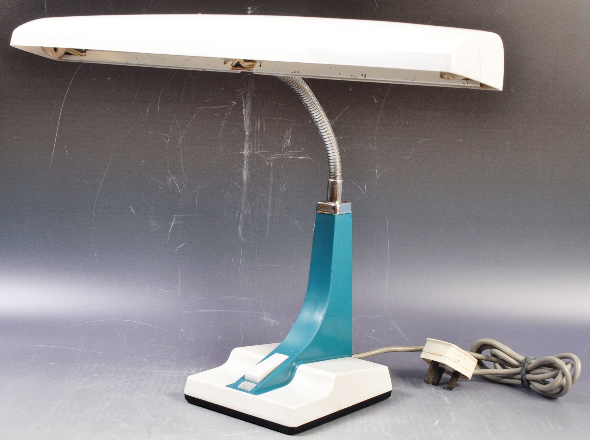 TRIDENT - MODEL 955 DELUXE - ORIGINAL RETRO VINTAGE DESK LAMP