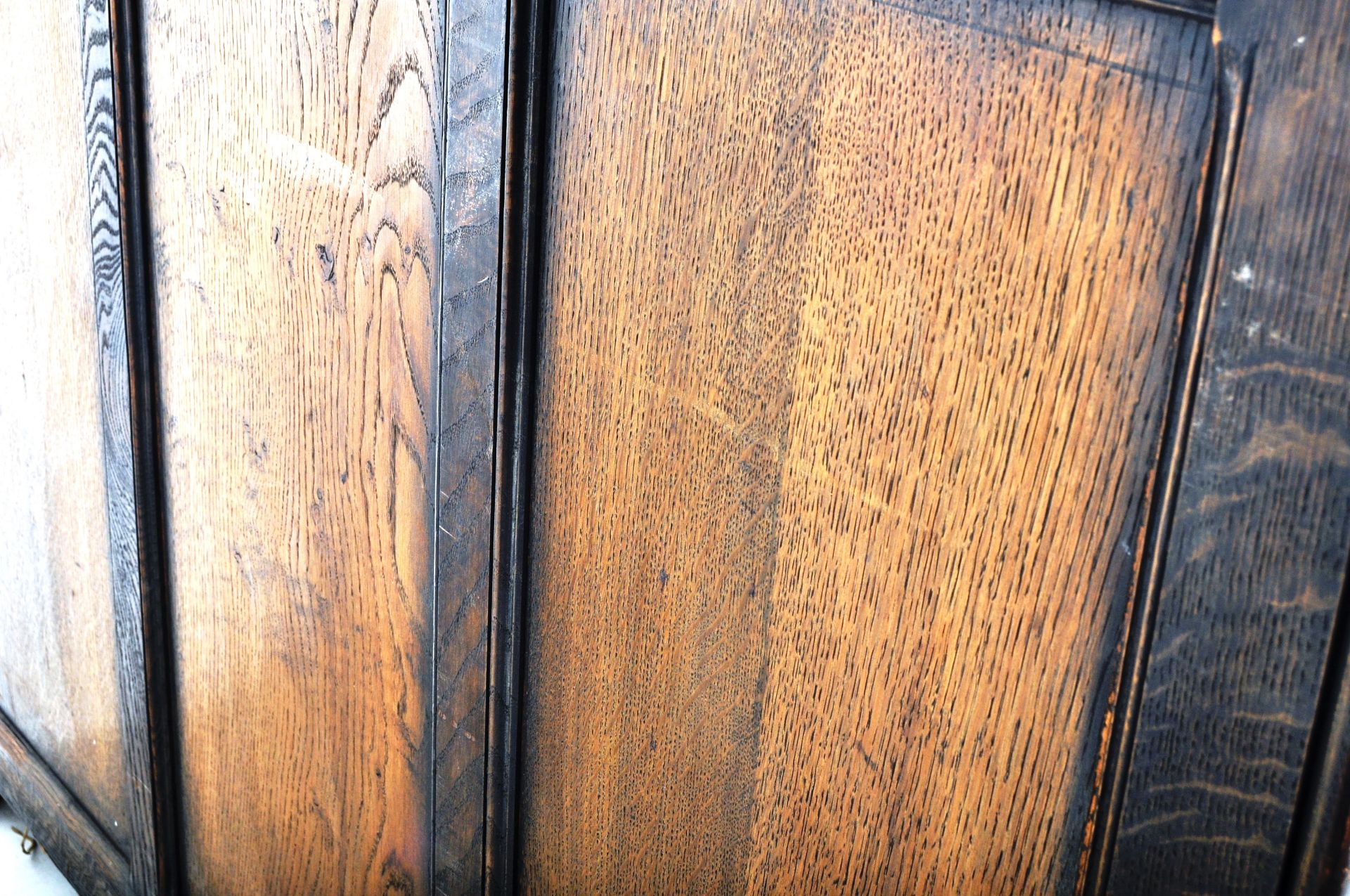 LIBERTY OF LONDON ARTS & CRAFTS OAK CHEST OF DRAWERS - Image 7 of 10