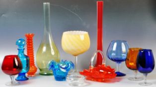 MIXED COLLECTION OF RETRO STUDIO ART GLASS PIECES