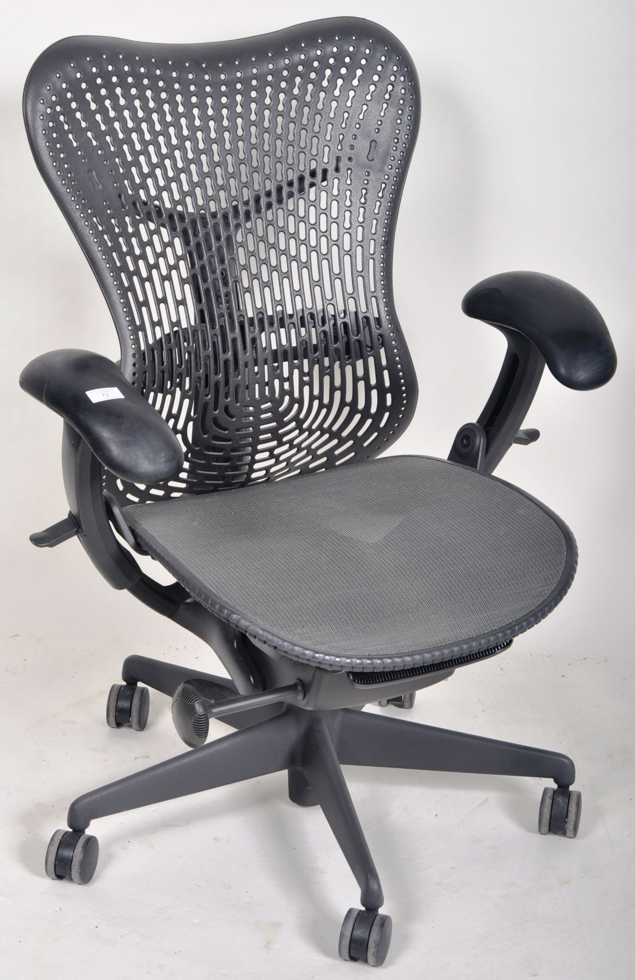 HERMAN MILLER MIRRA 2 SWIVEL DESK CHAIR BY STUDIO 7.5 - Image 2 of 4