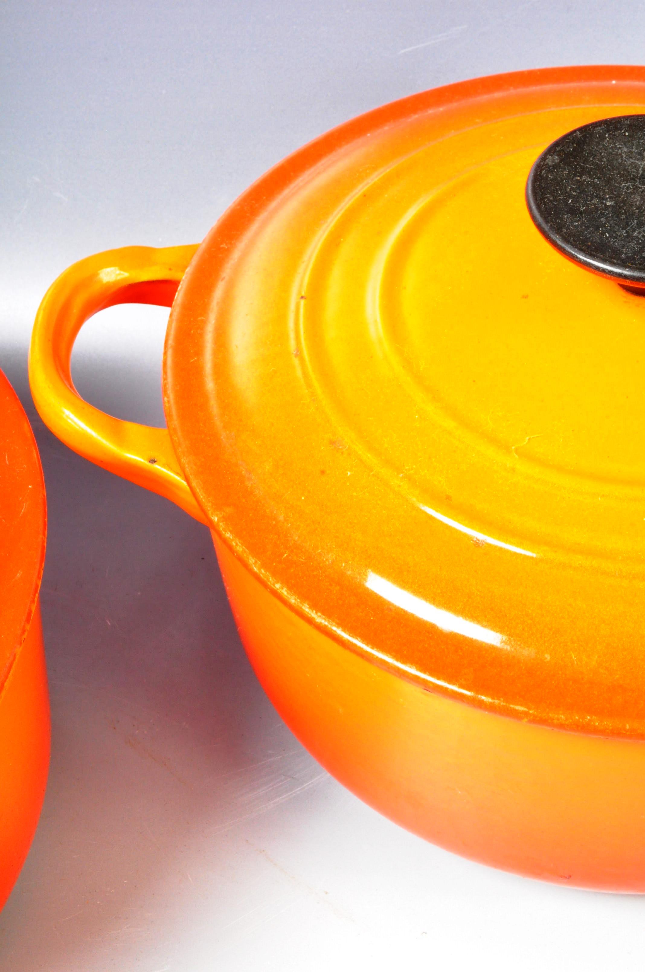 LE CREUSET - SELECTION OF THREE CAST IRON KITCHEN WARES - Image 3 of 11