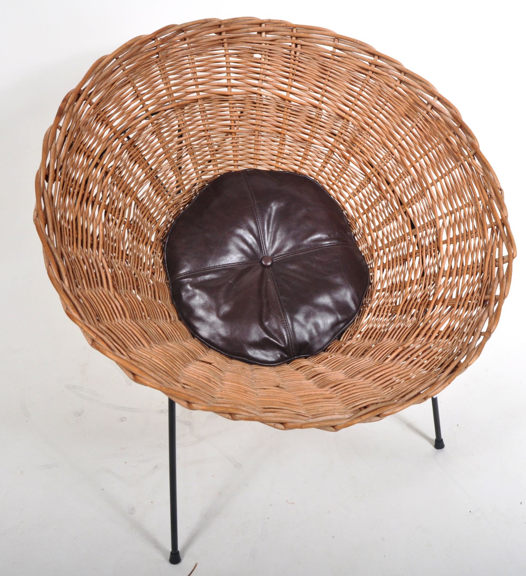 TERENCE CONRAN - MID CENTURY WICKER C8 'CONE' CHAIR - Image 2 of 5
