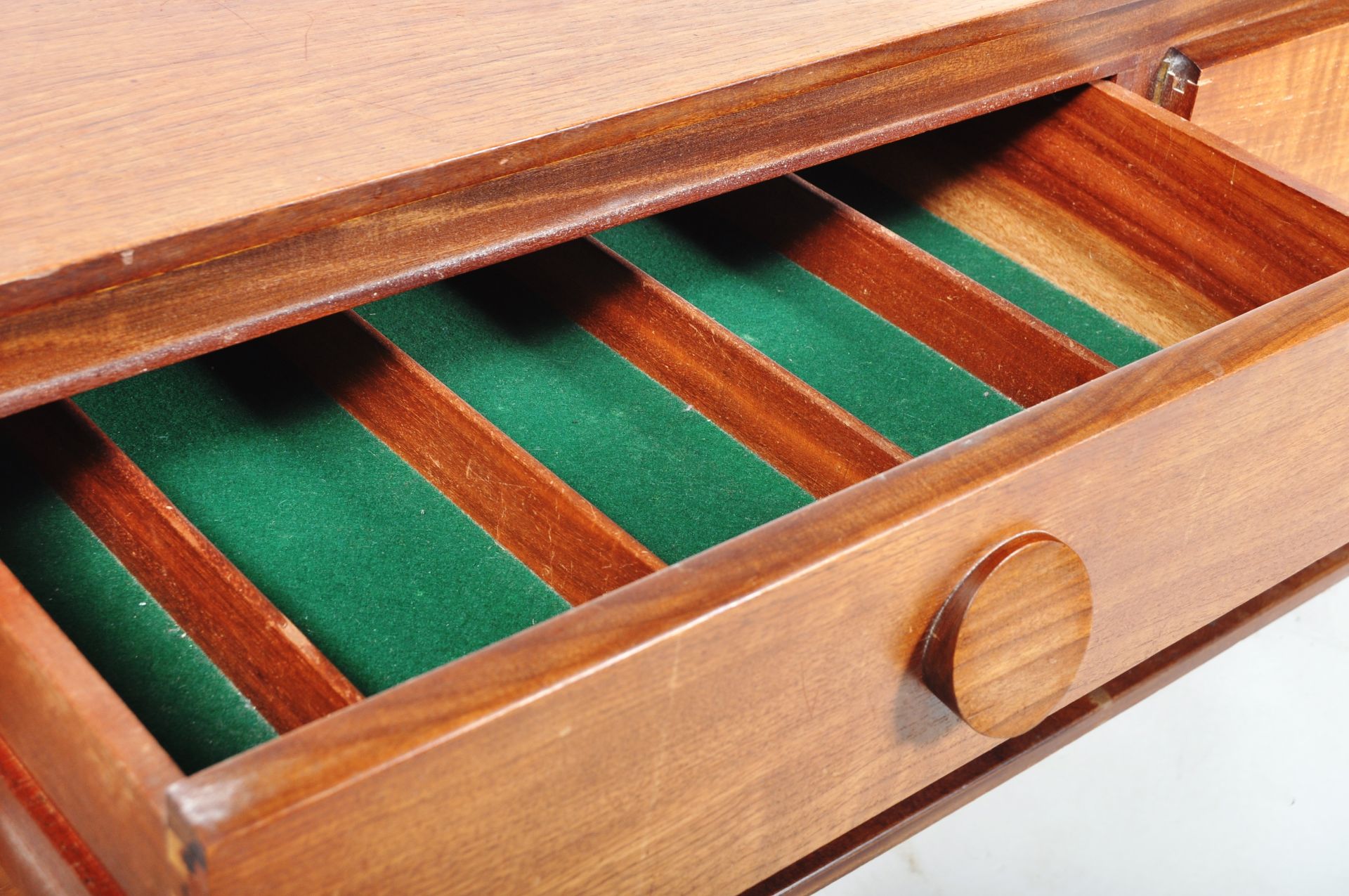 ROBERT HERITAGE - ARCHIE SHINE - 1960'S TEAK WOOD SIDEBOARD - Image 4 of 6