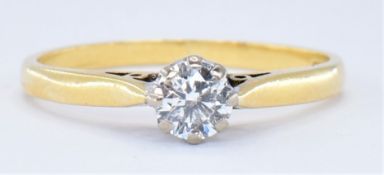 18CT GOLD DIAMOND SOLITAIRE RING