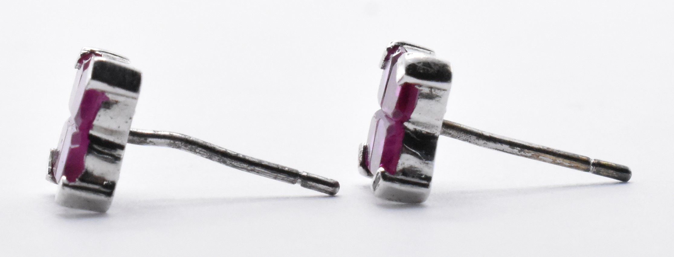 PAIR OF 18CT WHITE GOLD AND RUBY CLUSTER EARRINGS - Image 3 of 5