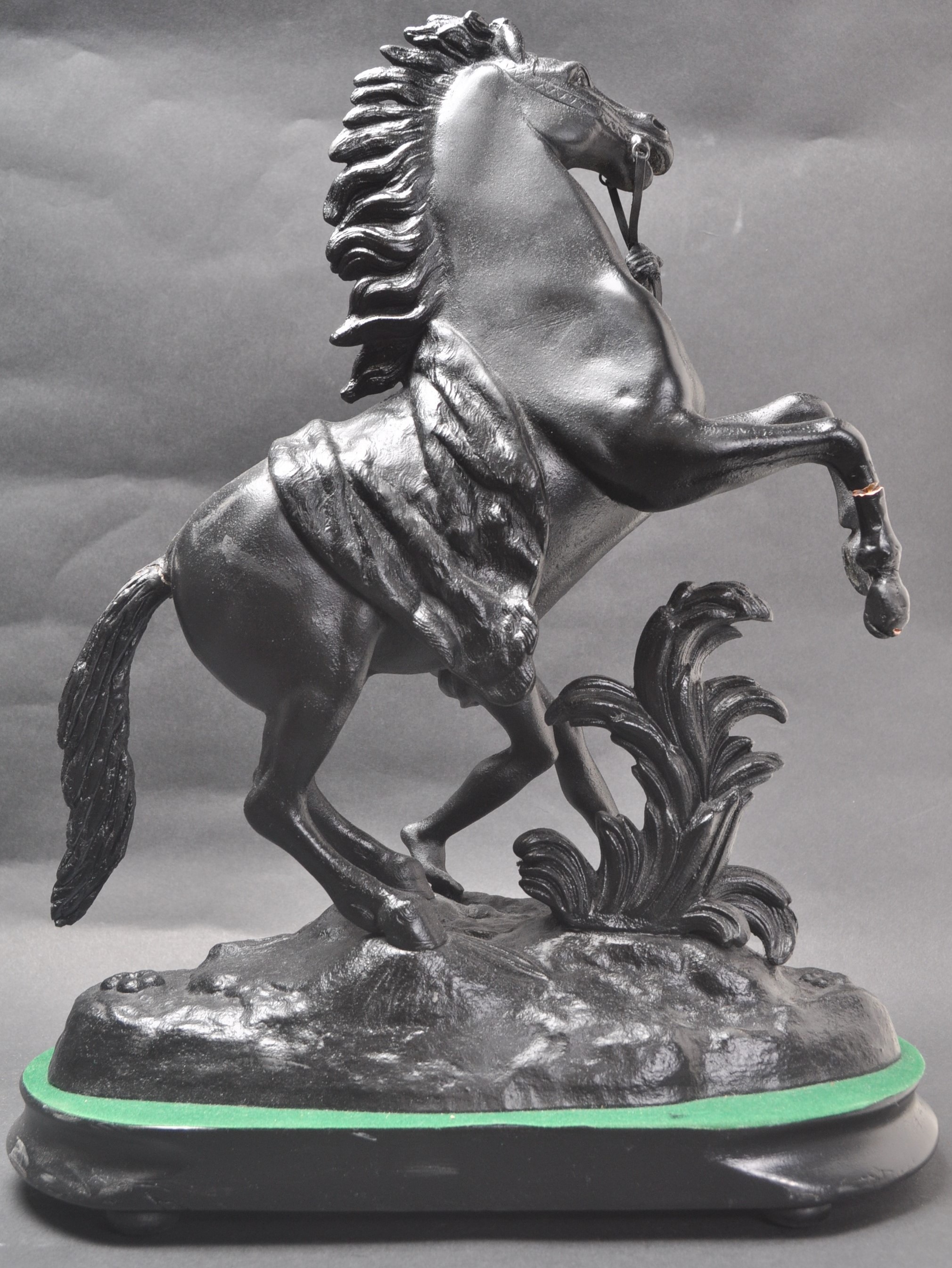 20TH CENTURY VINTAGE SPELTER FIGURINE OF A YOUTH CONTROLLING A REARING HORSE - Image 3 of 8