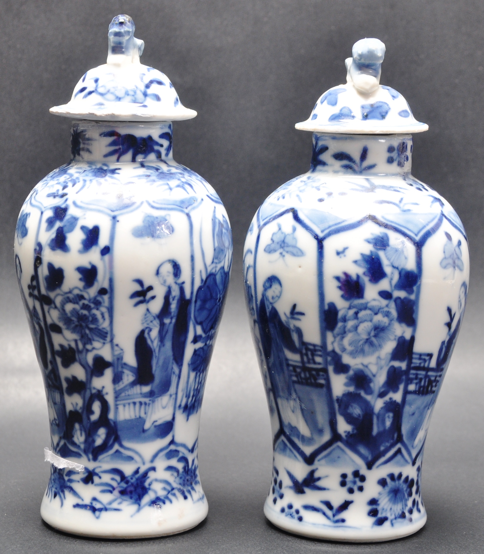PAIR OF EARLY 20TH CENTURY CHINESE BLUE AND WHITE VASES - Image 2 of 5