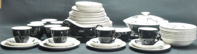 LARGE COLLECTION OF MID 20TH CENTURY HOMEMAKER / RIDGEWAY POTTERY CERAMIC DINNER WARE