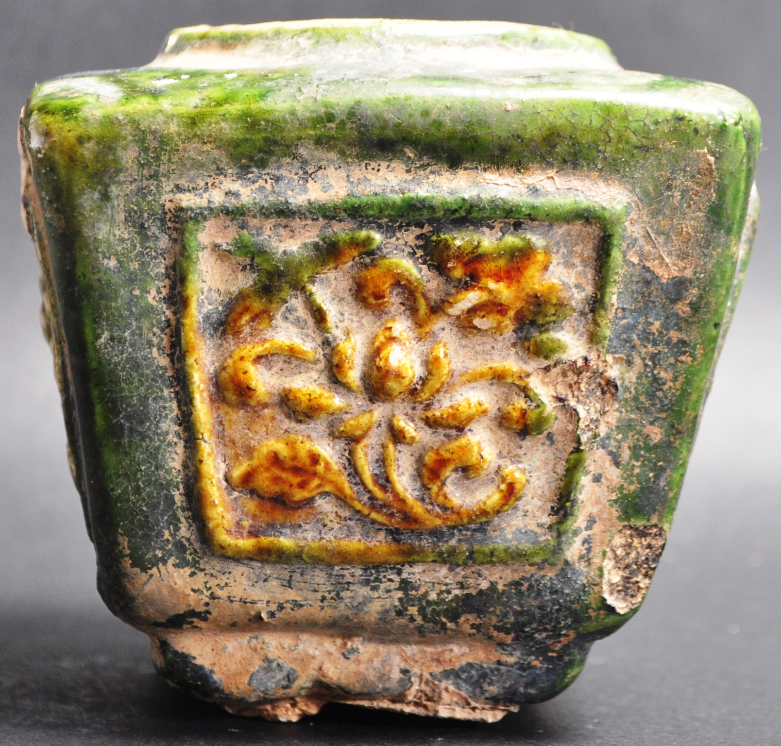 18TH CENTURY STONEWARE CHINESE ORIENTAL BRUSH POT