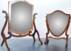 18TH CENTURY GEORGE III MAHOGANY TOILET MIRROR