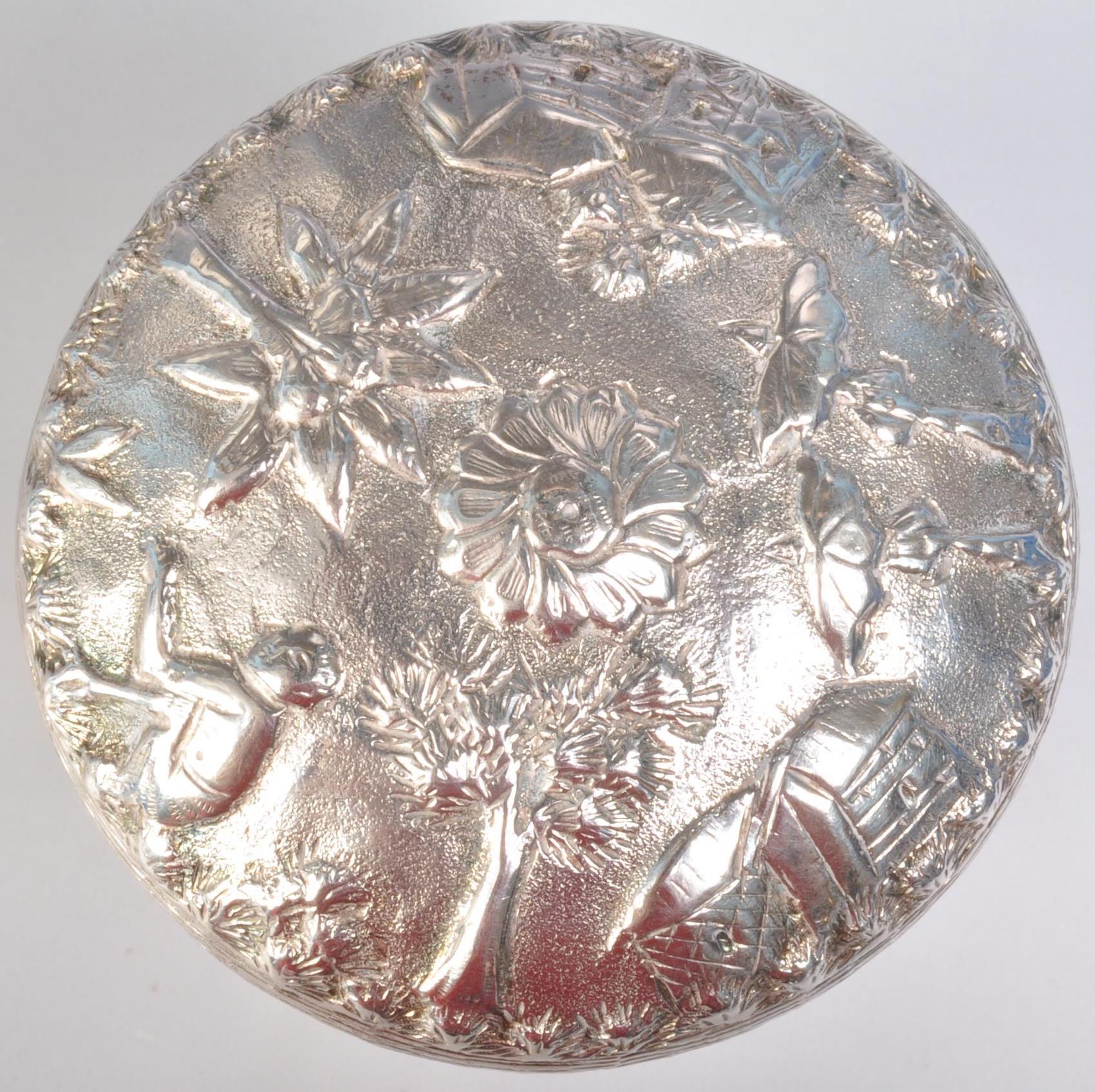 INDIAN SILVER REPOUSSE CADDY JAR - Image 4 of 6