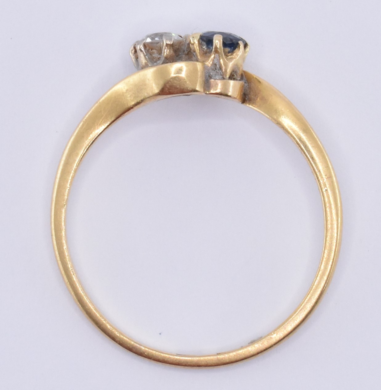 18CT GOLD DIAMOND & SAPPHIRE RING - Image 6 of 6
