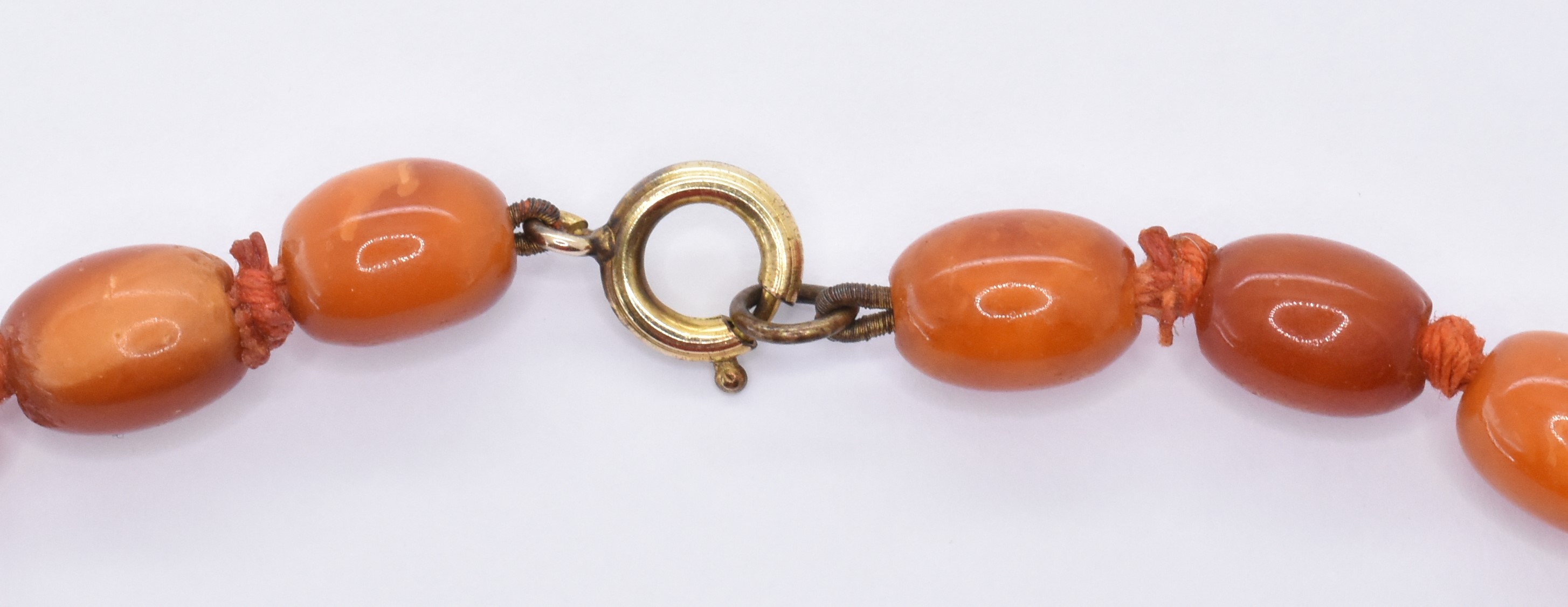 AMBER BEAD NECKLACE - Image 5 of 6