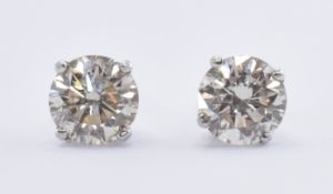 14CT WHITE GOLD DIAMOND STUD EARRINGS