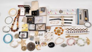 LARGE COLLECTION OF VINTAGE BOXED COSTUME JEWELLERY