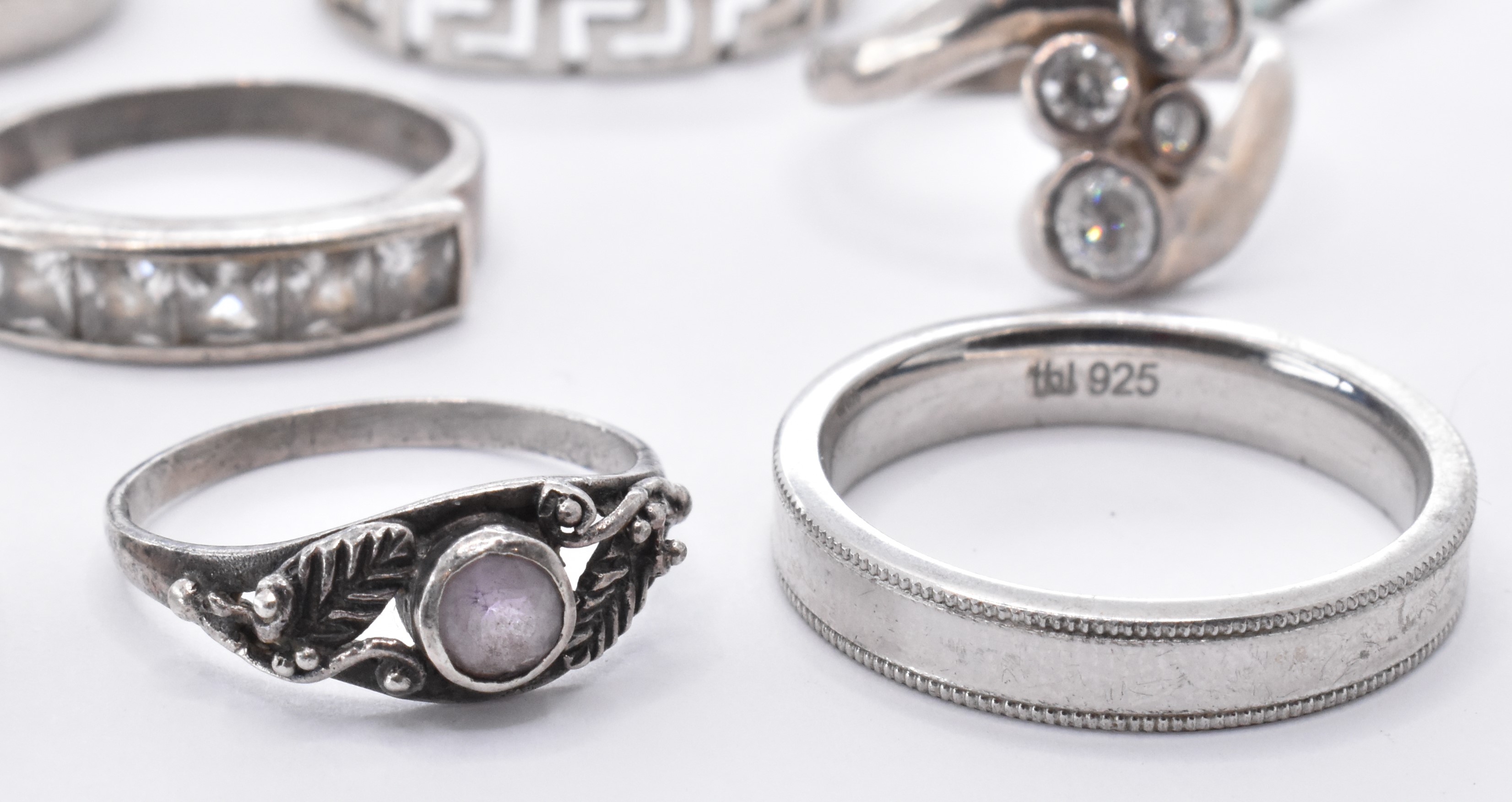 ASSORTMENT OF SILVER RINGS - Image 2 of 5