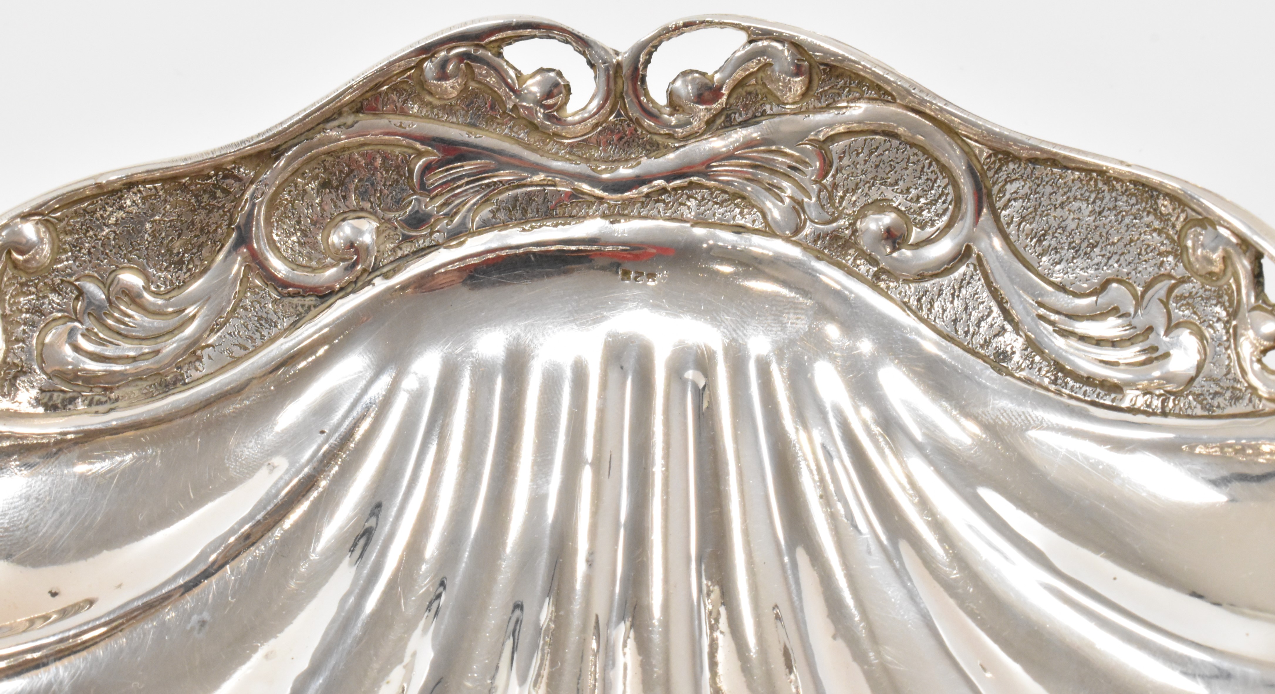 PAIR OF SILVER SCALLOP SHELL BOWLS - Image 7 of 7
