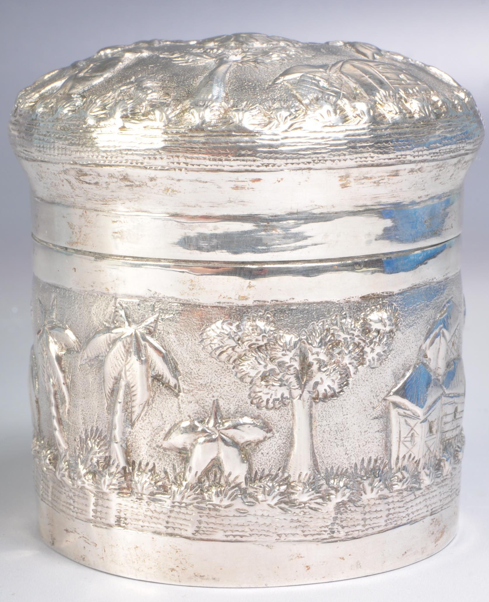 INDIAN SILVER REPOUSSE CADDY JAR - Image 3 of 6